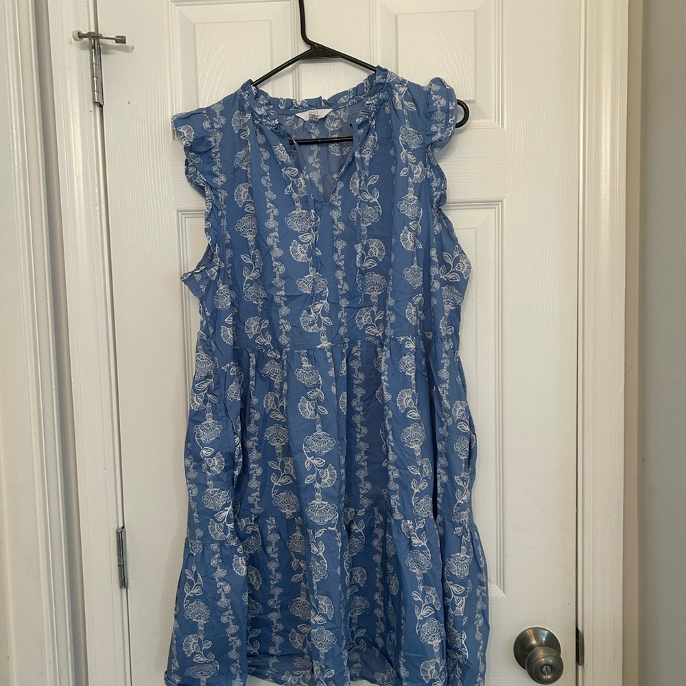 Time and Tru Blue and White Floral Midi Dress